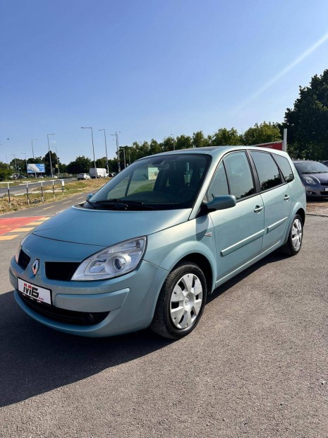 Renault GRAND Scenic Scénic 2.0 Dynamique 7 SZE...