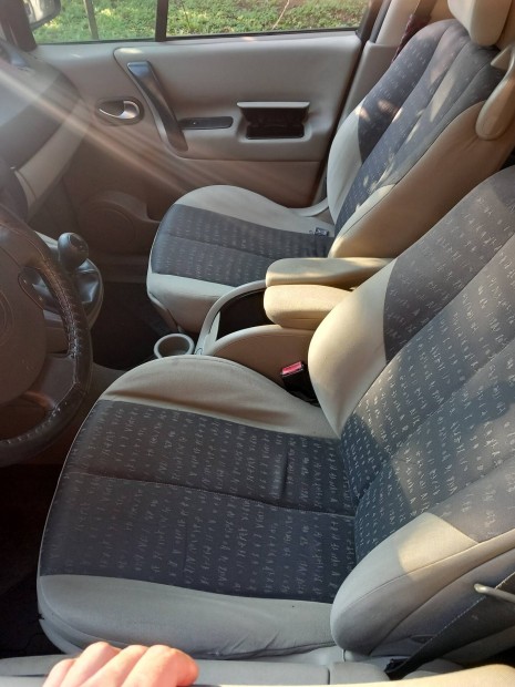 Renault Grand Scenic 2 alkatrszek.