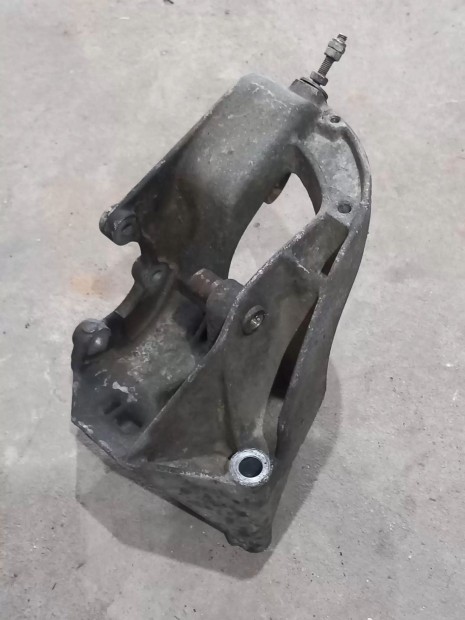 Renault KANGOO 97- 1.9 Gener�tor tart� r�gz�t� konzol bak 7646