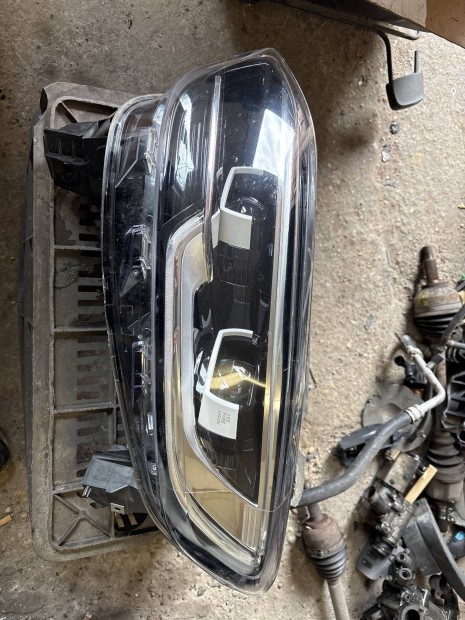 Renault Kadjar bal fényszóró 260608385r