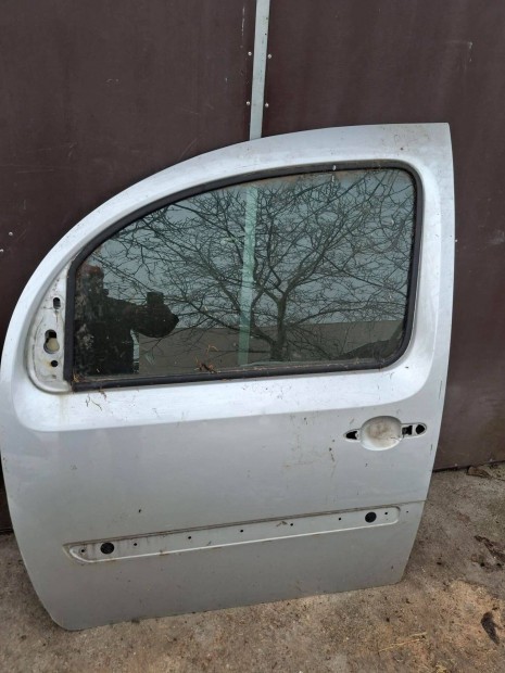 Renault Kangoo 2 jobb els� ajt�