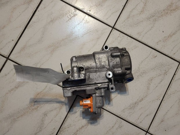 Renault Kangoo Z.E klímakompresszor (használt) 926008999R