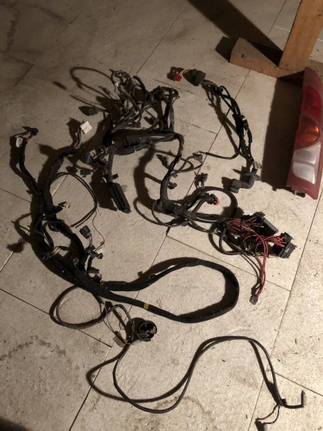 Renault Kangoo alkatr�szek elad�k