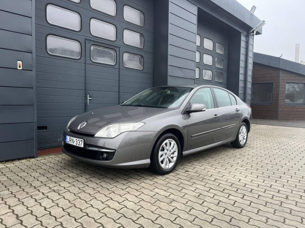 Renault Laguna 1.5 dCi Expression Szervizk�nyv...
