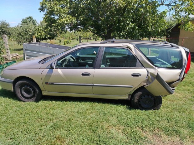 Renault Laguna 1.6 törött