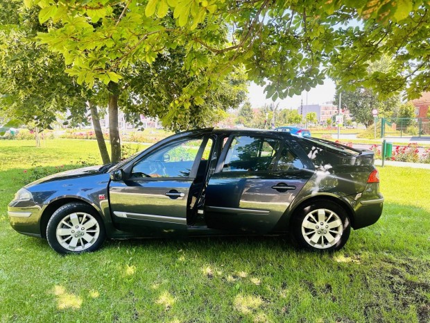 Renault Laguna 2.0 Dynamique 150000KM!!!Tolatók...