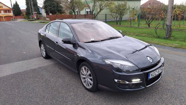Renault Laguna 2.0 dCi Black Edition