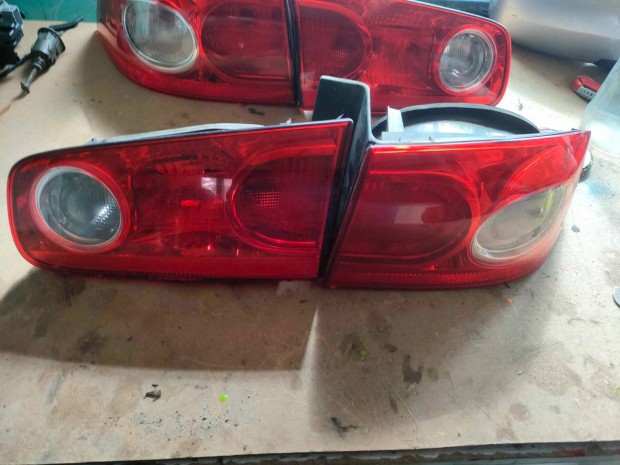 Renault Laguna 2 FL sedan hats� l�mpa