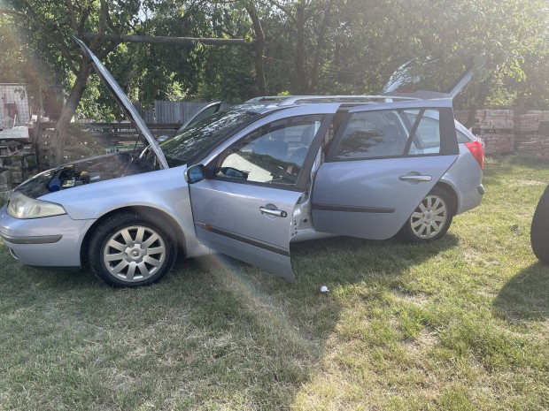 Renault Laguna alkatresznek