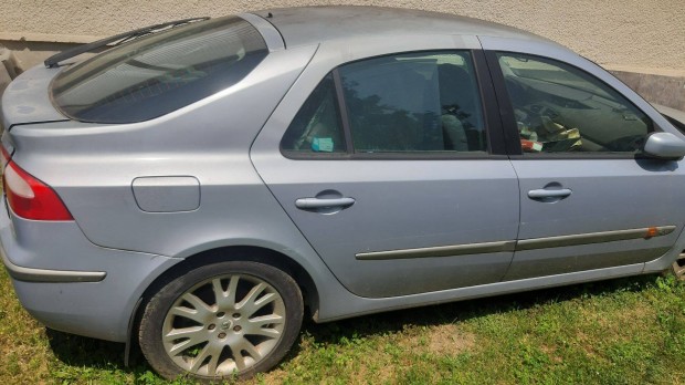 Renault Laguna benzines eladó cserélhető - Stihl, Fűnyírótraktor E-bik