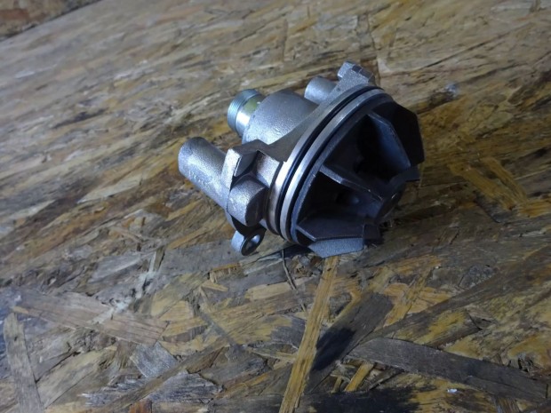 Renault MASTER Opel MOVANO 01- V�zpumpa v�zszivatty� v�z pumpa 4824