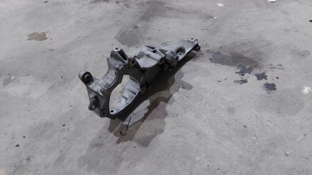 Renault MASTER Opel MOVANO 06 Szerv�pumpa gener�tor tart� konzol 6912