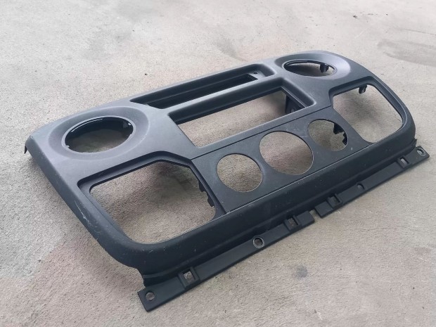 Renault MASTER Opel MOVANO 10- M�szerfalba k�z�ps� r�di� keret 7404