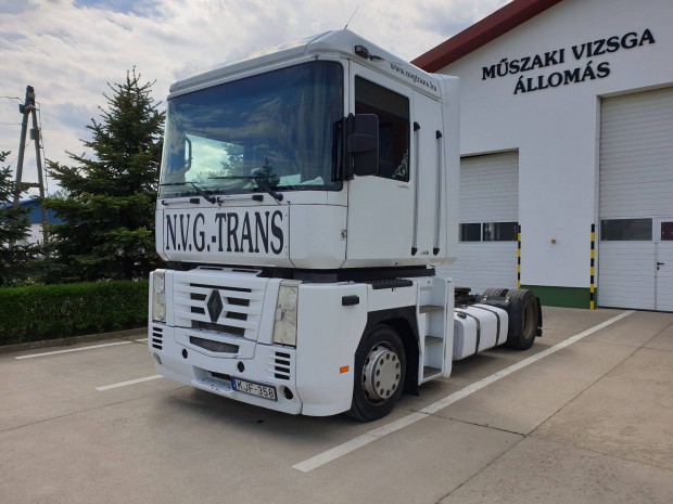 Renault Magnum 440 DXI Mega nyergesvontat