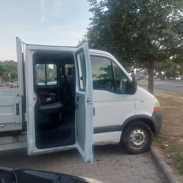 Renault Master 7 személyes platós 2,5 dci