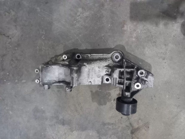 Renault Master Opel MOVANO 10 Gener�tor kl�makompresszor tart�bak 1376