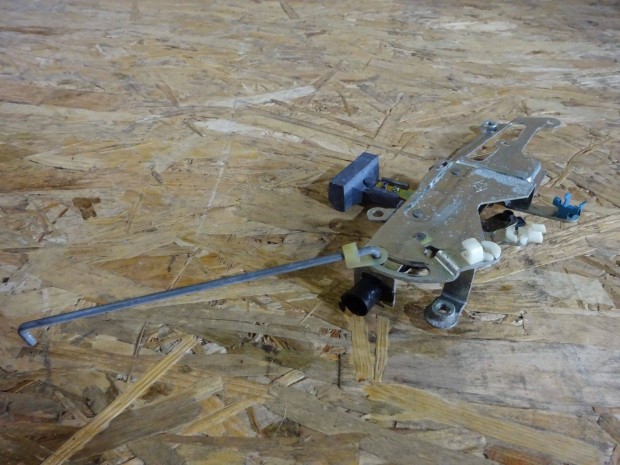Renault Master Opel Movano 01- Tolóajtó zárszerkezet zár ajtózár 0446
