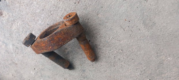 Renault Master Opel Movano 03- Porlasztó lefogató leszorító vas 0386