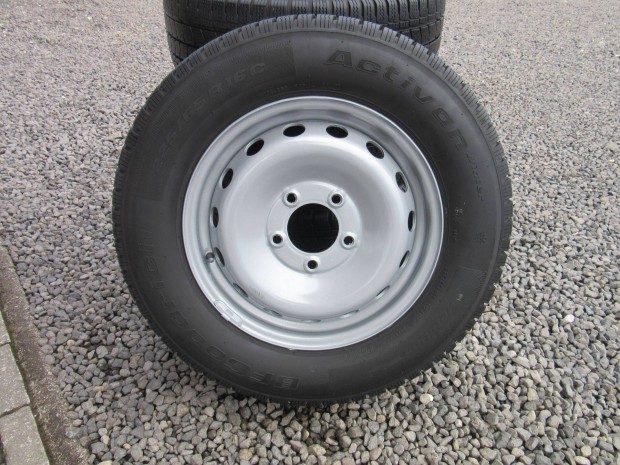 Renault Master, Opel Movano ac�lfelni 225/65 R 16 C t�ligumival elad�