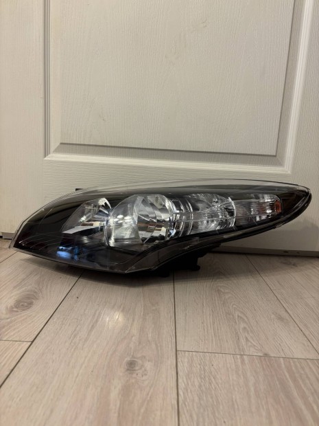 Renault Megan III bal els� f�nysz�r�