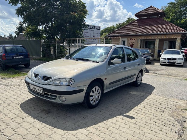 Renault Megane 1.4 16V Alize