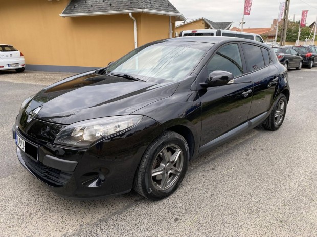 Renault Megane 1.6 Authentique Akr 1 v Garanc...