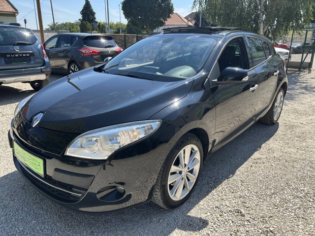 Renault Megane 1.6 Dynamique Szervizkönyv.-Pano...