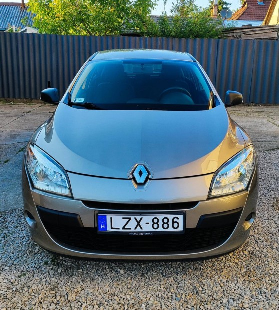 Renault Megane 1.6 Generation Mo-i autó első tu...