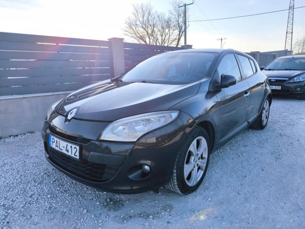 Renault Megane 1.9 dCi Dynamique Friss szervz...