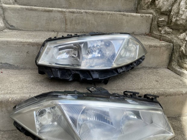 Renault Megane 2 gyári fényszórók