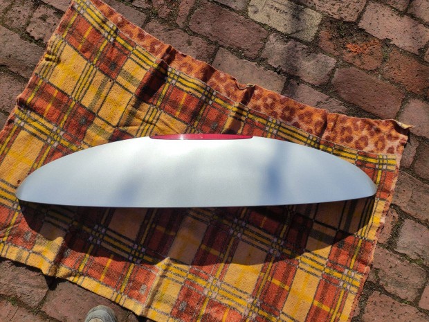 Renault Megane 2 kombi h�ts� ajt� spoiler ez�stmet�l sz�nben