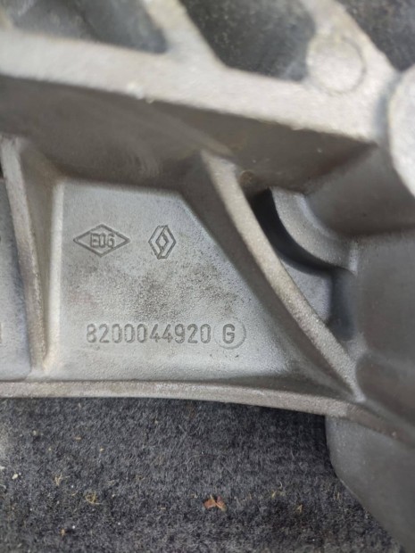 Renault Megane 2 motortart bak 8200044920