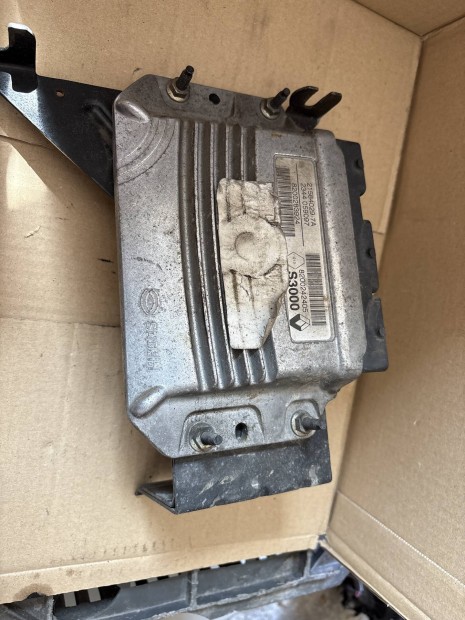 Renault Megane 2 motorvezérlő 8200242405