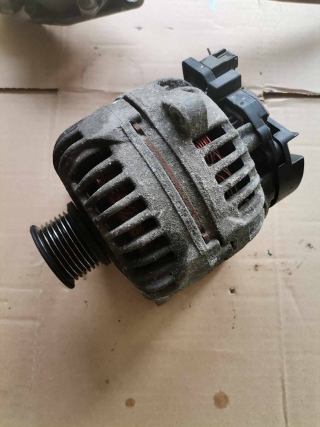 Renault Megane 3 1.9 dCi Bosch generátor 8200474219