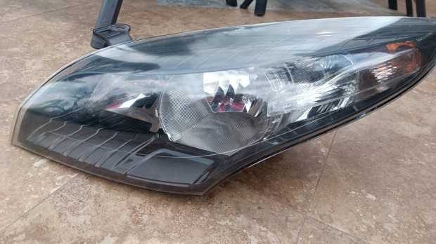 Renault M�gane 3 fekete h�tteres bal els� f�nysz�r� l�mpa