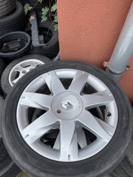 Renault Megane Cabrio gyri alufelni nyri gumival 205/50 R17