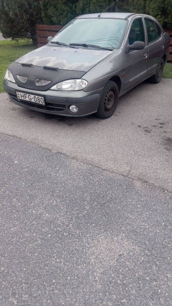 Renault Megane Classic 1.4 16V
