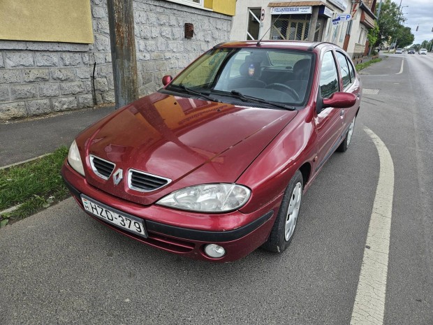 Renault Megane Classic 1.4 16V Alize Vonóhorog