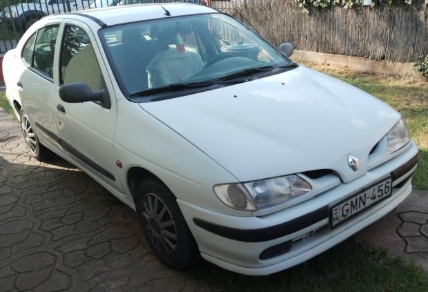 Renault Megane Classic 1.6 Business Klima Az AU...