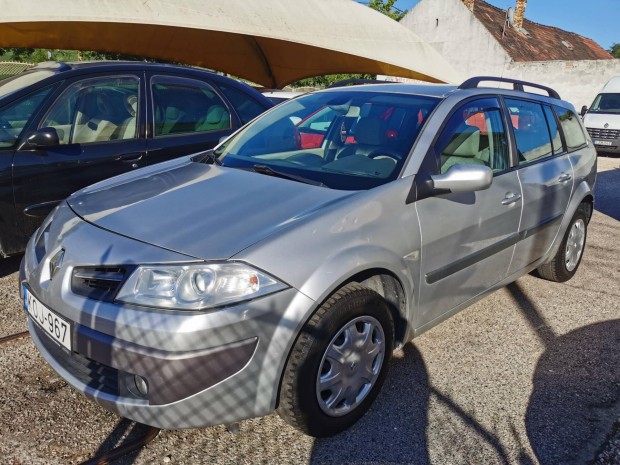 Renault Megane Grandtour 1.6 Privilege 325.941...