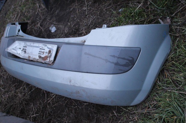 Renault Megane Hátsó lökhárító 8200142401 (91)