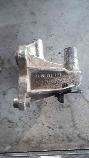 Renault Megane II Motortartó Bak