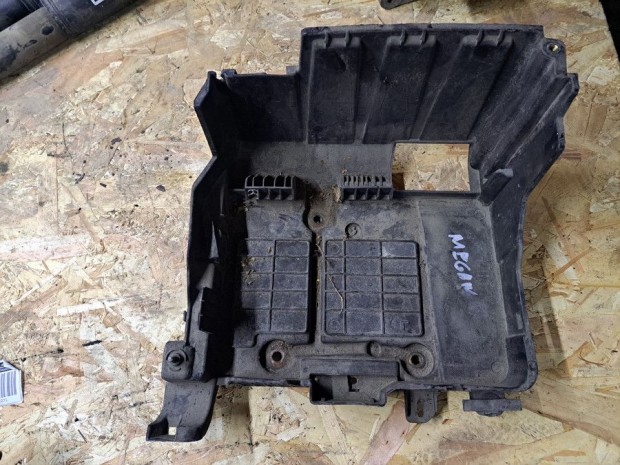 Renault Megane II (2003-2010) Akuml�tortart�