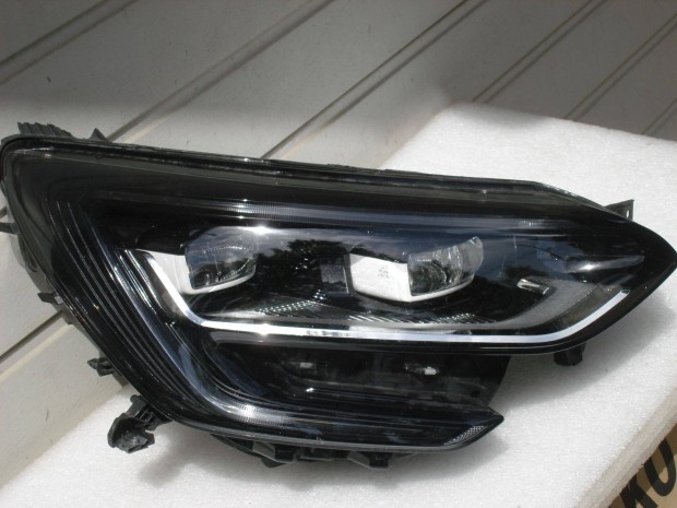 Renault Megane IV Led Pure Vision Jobb első Fényszóró 260104596R