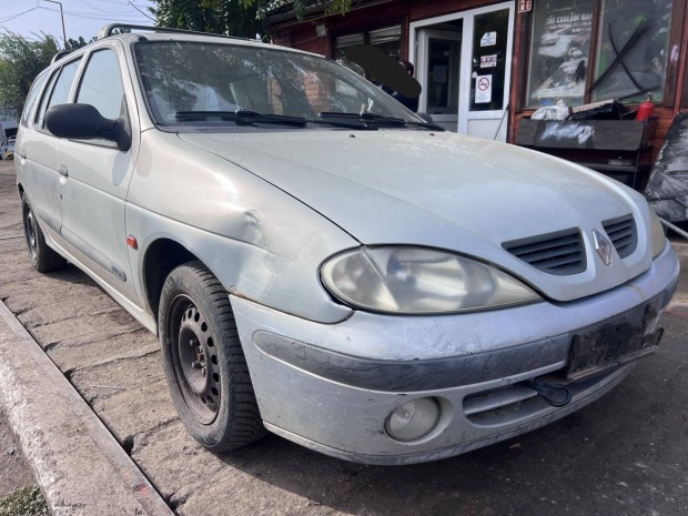 Renault Megane I/2 (1999) 1.4i K4JC Alkatrészek #M3176