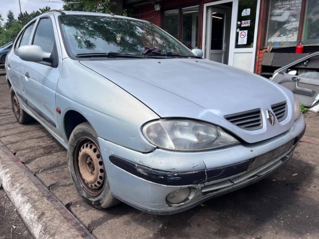 Renault Megane I/2 (2002) 1.4i K4JC Alkatrészek #M2637