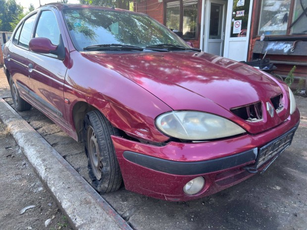 Renault Megane I/2 (2002) 1.4i K4JC Alkatrészek #M2834
