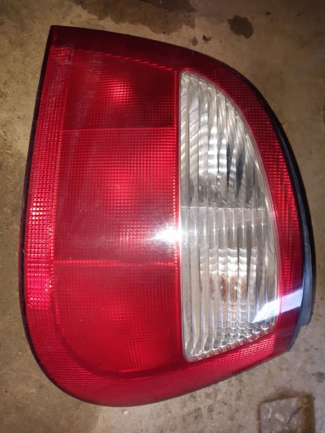 Renault Megane I Jobb H�ts� L�mpa