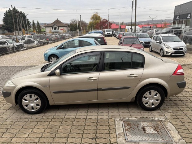 Renault Megane Limousine 1.4 Authentique 103.00...