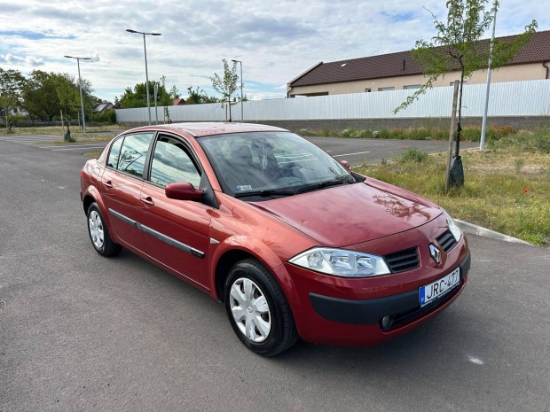 Renault Megane Limousine 1.4 Authentique Friss...